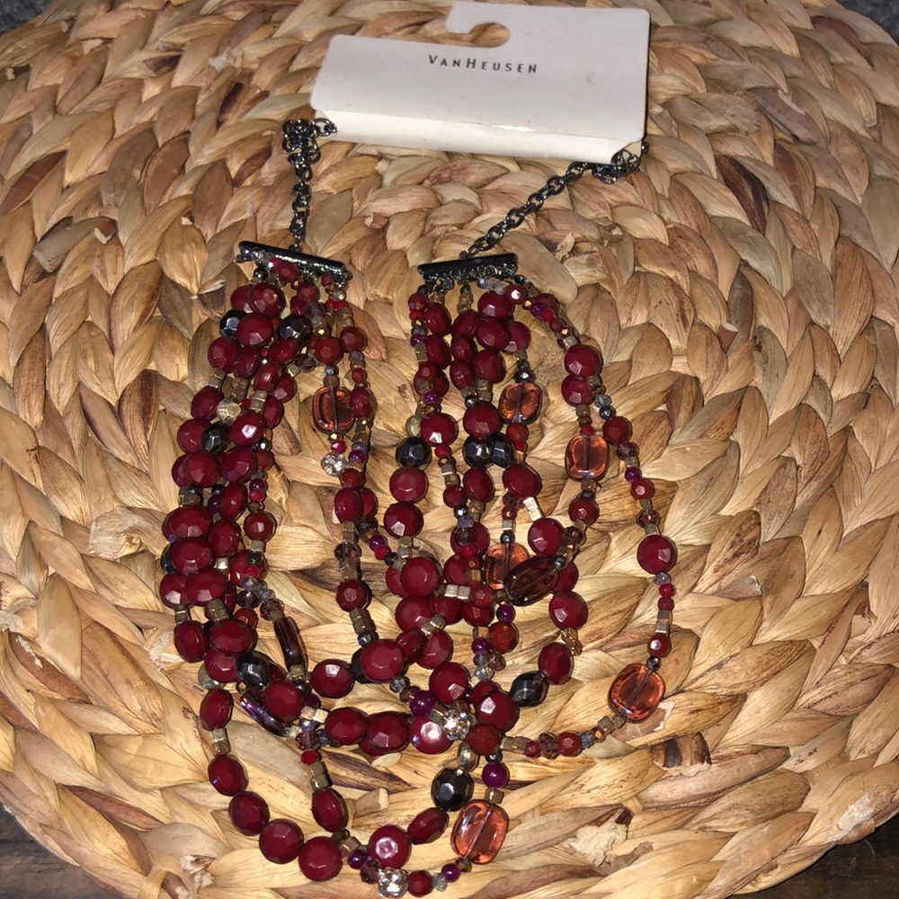 Beautiful VanHeusen Necklace